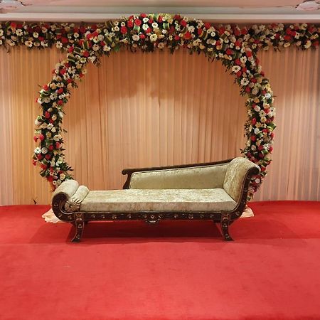 A One Hotels By Ventus Hotels & Resorts- Delhi Airport New Delhi Exterior photo