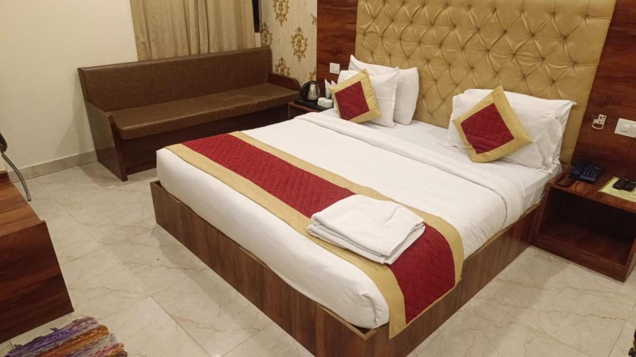A One Hotels By Ventus Hotels & Resorts- Delhi Airport New Delhi Exterior photo