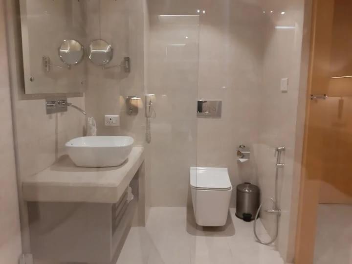 A One Hotels By Ventus Hotels & Resorts- Delhi Airport New Delhi Exterior photo